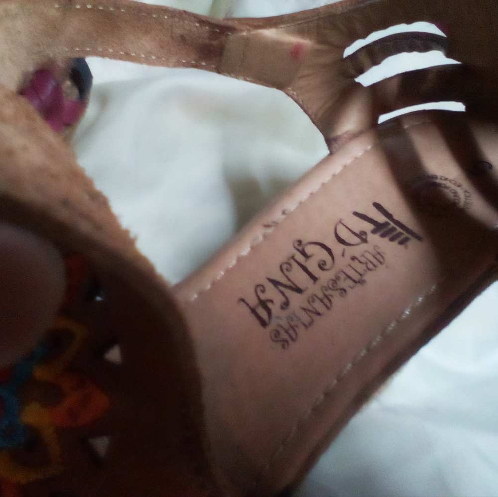 Sandals - Picture 3 of 6